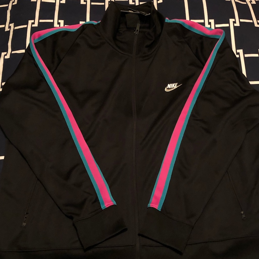 ***SOLD***Men’s Nike track jacket